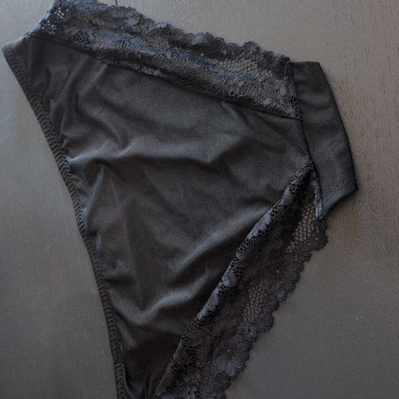 Elegant Lace Trim Panty Set - Black and Tan - Picture 4 of 9